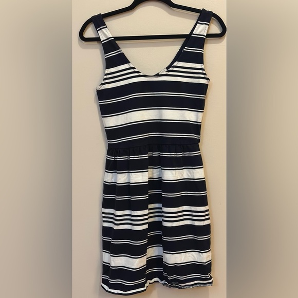 J. Crew Villa Button-Back Detail Dress Black/Cream Stripe  - Size Small - Picture 1 of 10